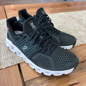 Women's ON Cloud On Running Cloudswift Size 9